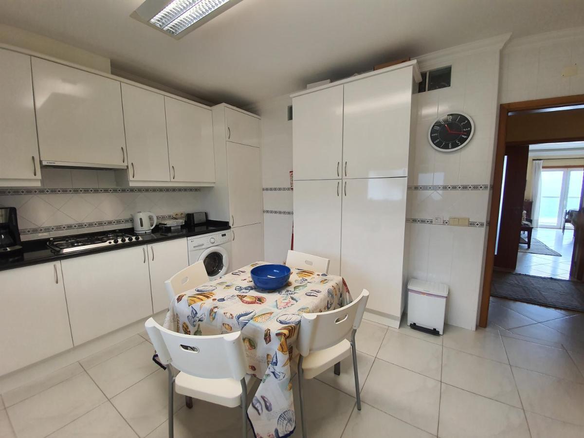 Nazare Apartamento Em Frente Ao Mar Exterior photo